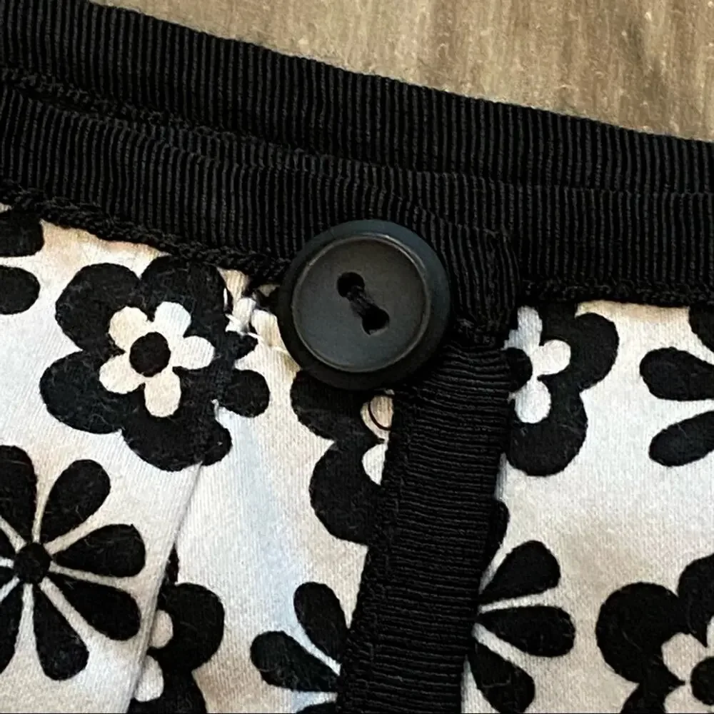 Cute Reversible Wrap‎ Skirt Black & White Florals To White Mini Dots on Black